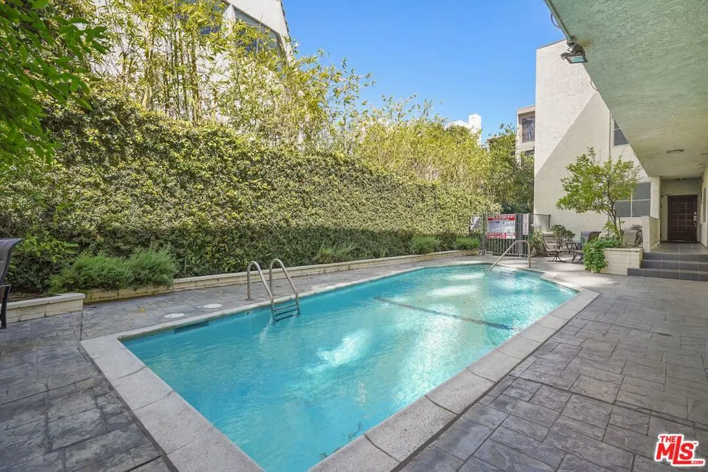 1228 N La Cienega Boulevard 105, West Hollywood, California 90069 home-pic-19